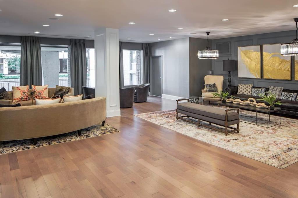 Style And Convenience Apartment At Crystal City 알링턴 외부 사진