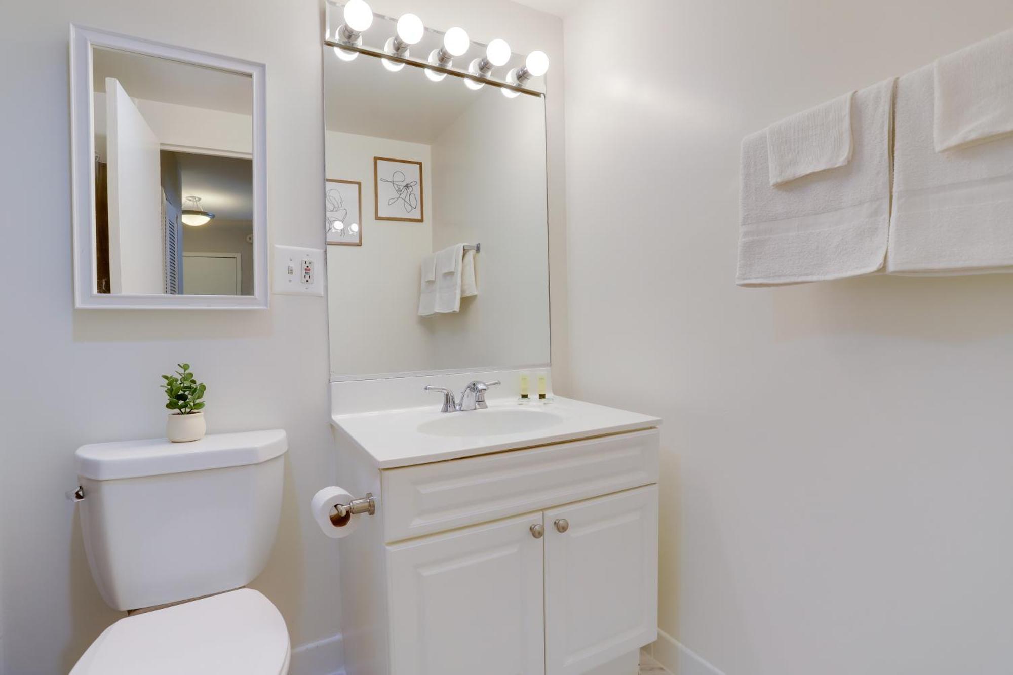 Style And Convenience Apartment At Crystal City 알링턴 외부 사진